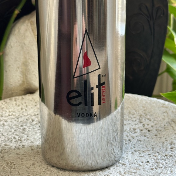 elit vodka silver shiny cocktail shaker - three pieces - Picture 7 of 8